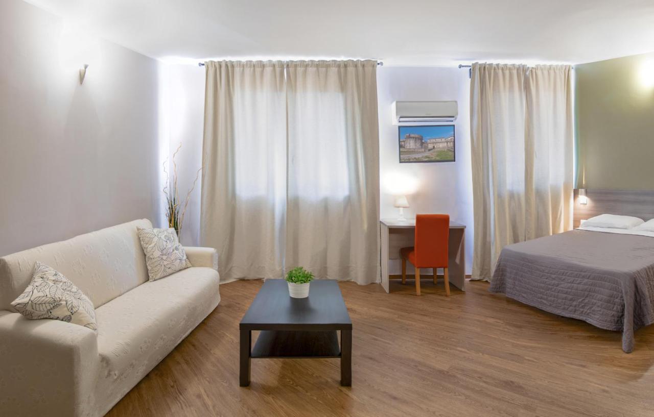 Al Borgo Aparthotel Sarzana Eksteriør bilde
